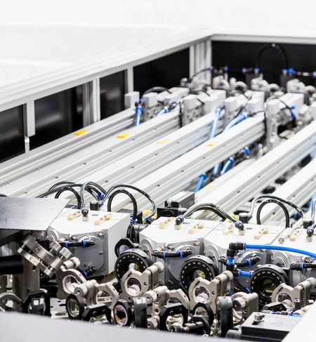© Fraunhofer IOF Die Skalierung der multi-kW-UKP-Faserlaser beruht auf der kohärenten Kombination mehrerer Einzelstrahlen