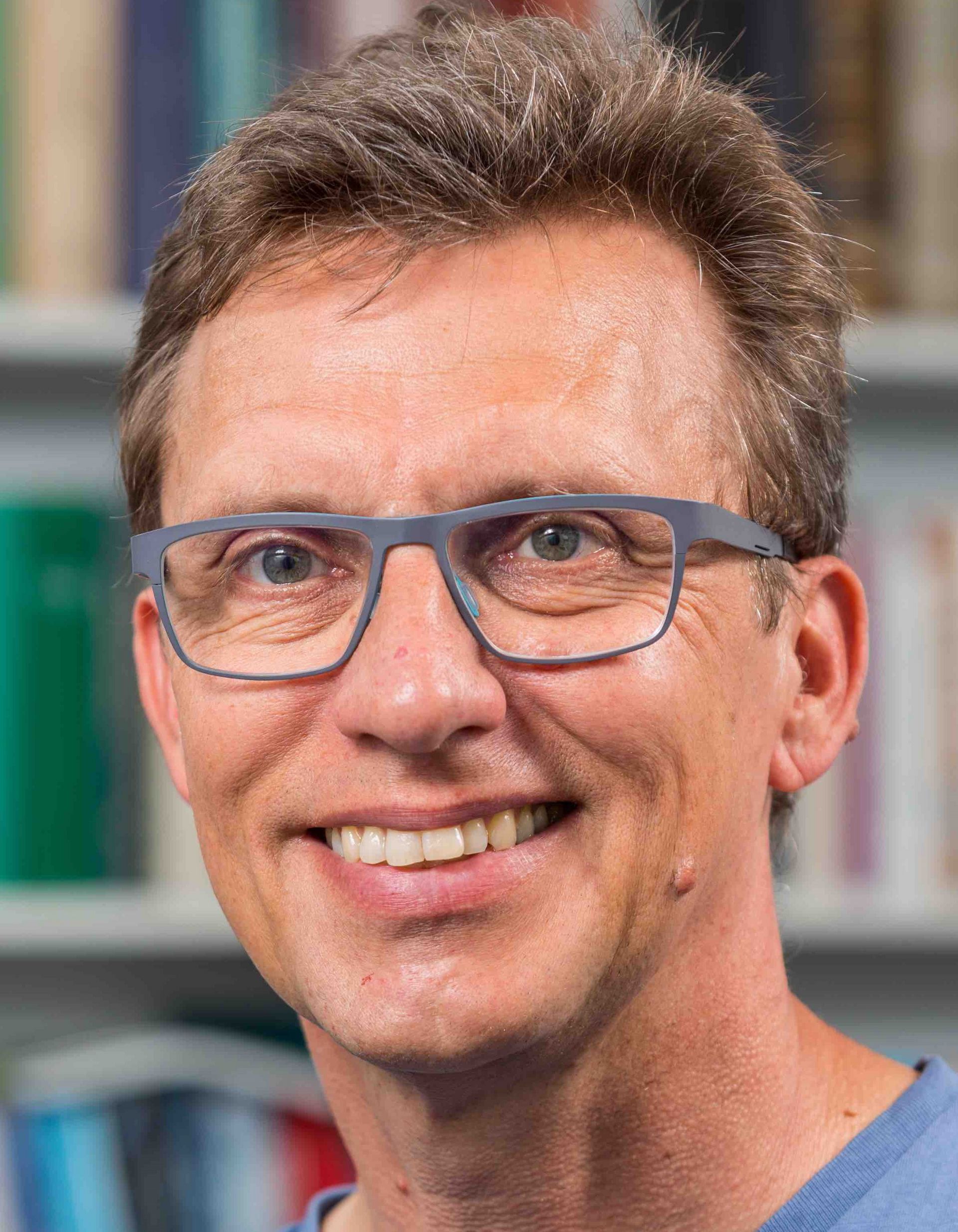 Portrait Prof. Dr. Detlef Weigel